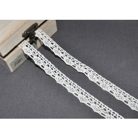 Ekrü (13 mm) horgolt csipke